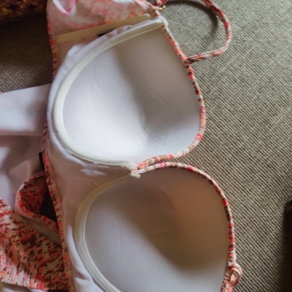 Bathing suit - Picture 3 of 4